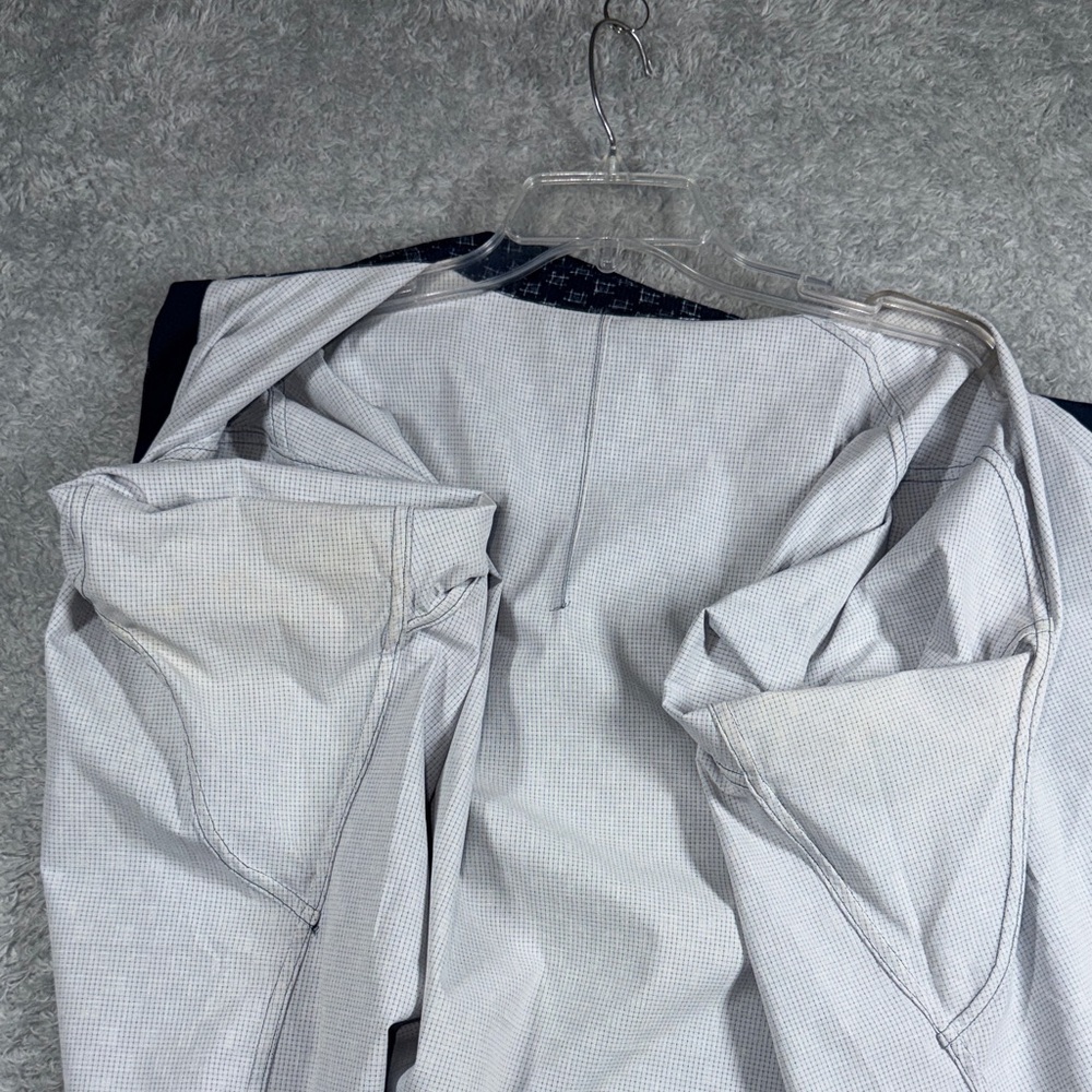 lululemon athletica Dark Blue Patterned Men's Shirt - Picture 8 of 8